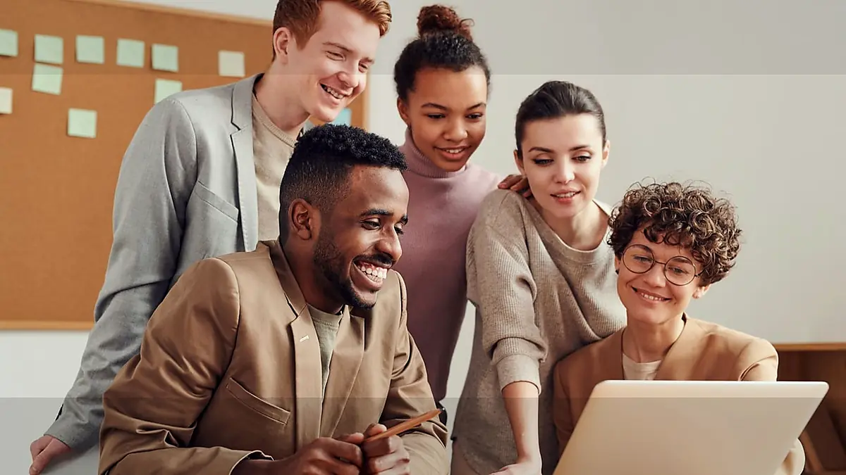 Optimierung des Dokumentenmanagements durch KI für Schweizer KMU