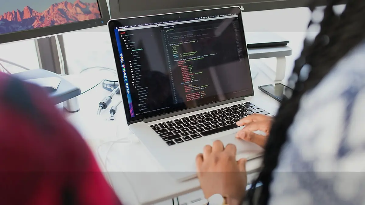 Wie Schweizer KMU die Softwareentwicklung mit KI beschleunigen können