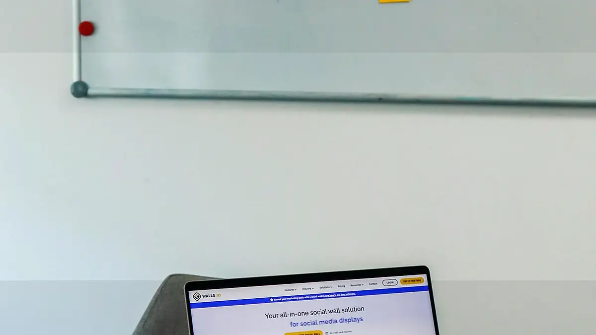 AI-powered WhatsApp Business automation for Swiss SMEs (FR/DE/IT)