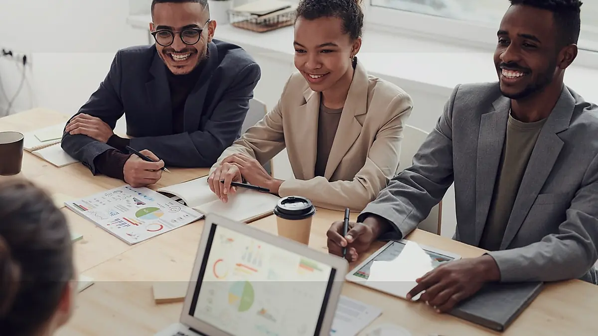 AI for Swiss CRM (HubSpot, Salesforce, Pipedrive): SME Guide 2026