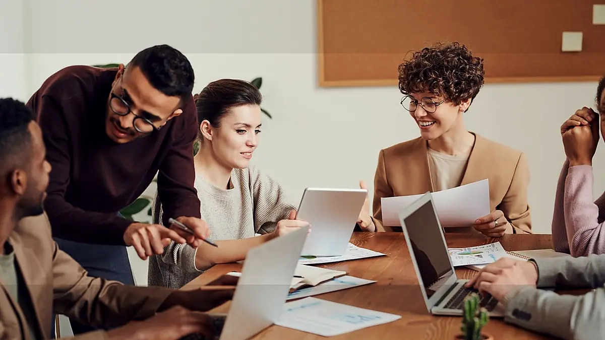 Ce que les PME suisses doivent retenir: Google reduziert Preis für AI-Plus-Abo und verdoppelt