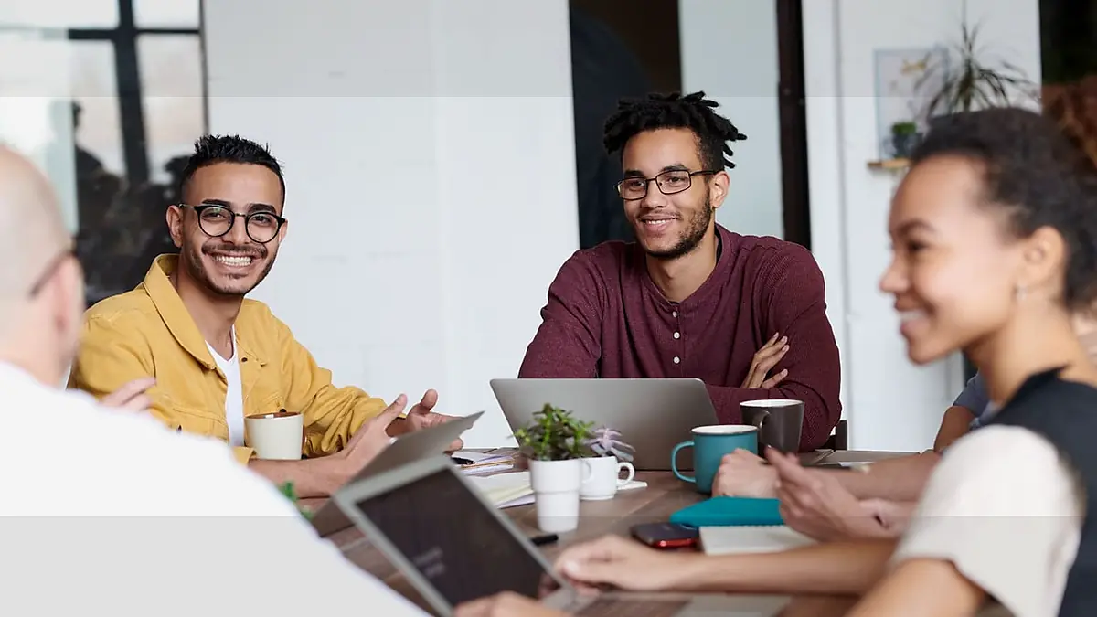 Intégration de l'IA dans les CRM: Opportunités pour les PME suisses