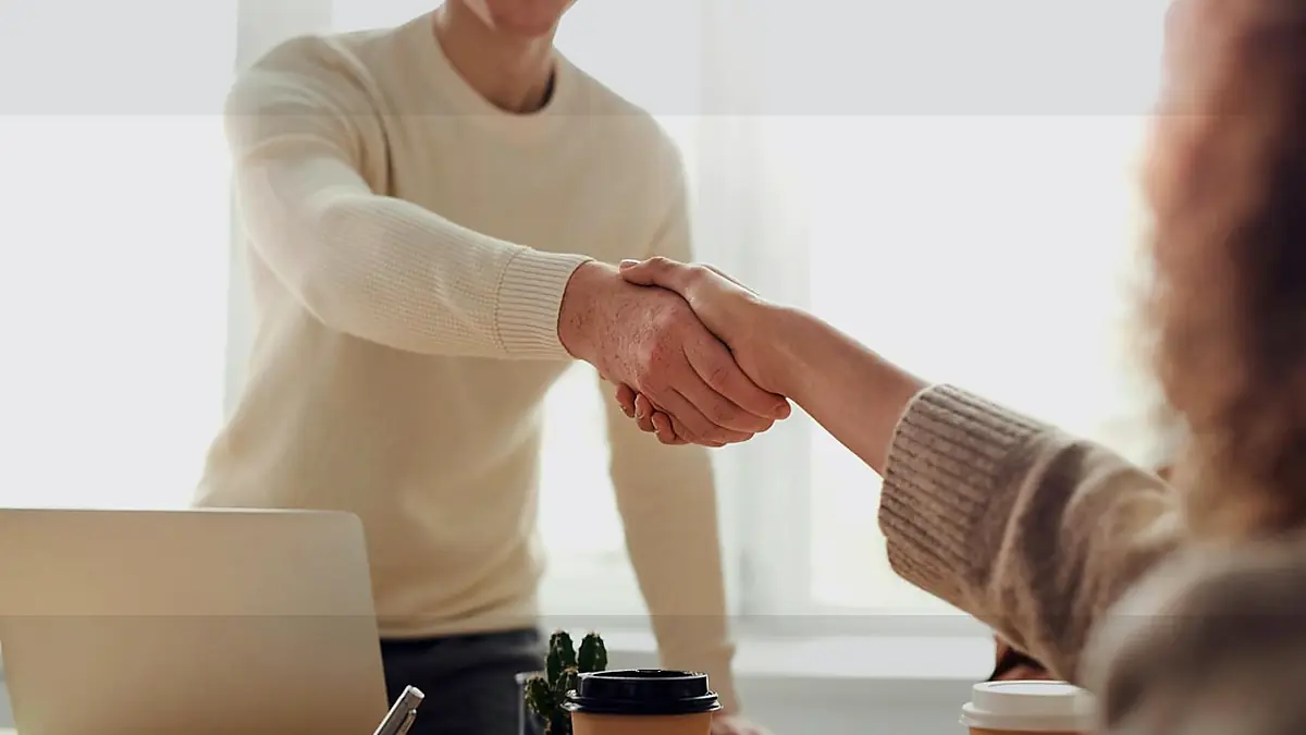 IA per il CRM svizzero (HubSpot, Salesforce, Pipedrive): guida PMI 2026