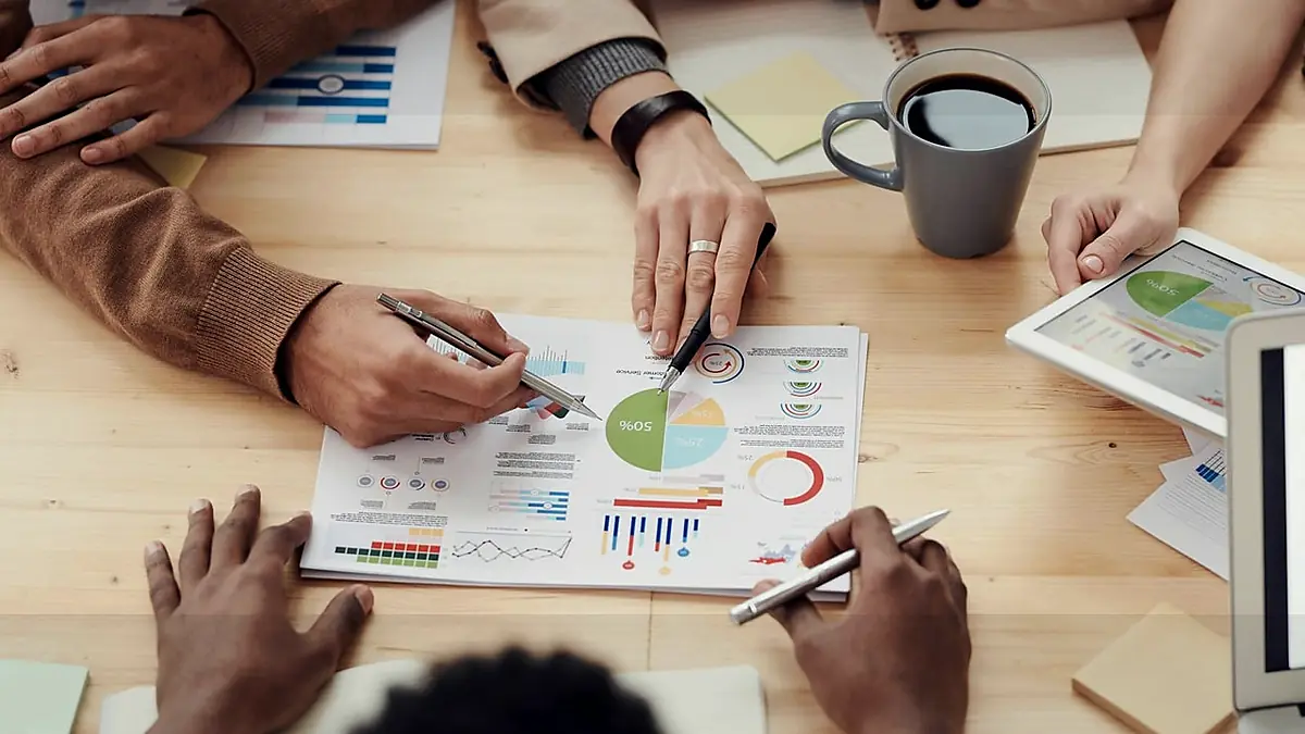 Ottimizzare la gestione documentale grazie all'IA per le PMI svizzere