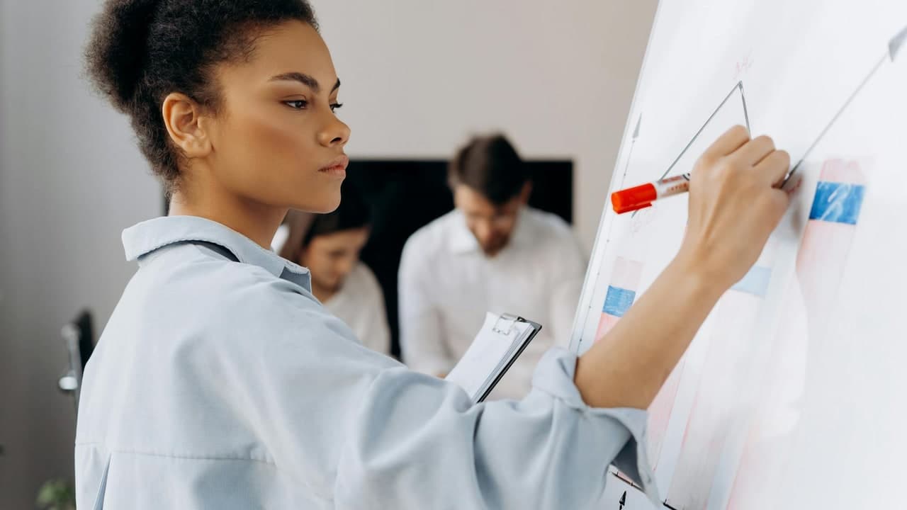 Automatisation IA B2B en Suisse: workflows, CRM et agents